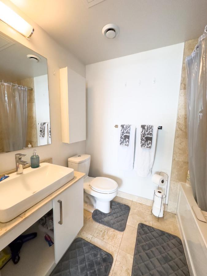 Luxury 2 Bedrooms With Lakeview Cn Tower Entertainment District Rogers Centre 多伦多 外观 照片