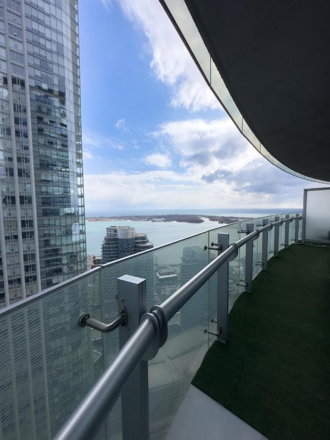 Luxury 2 Bedrooms With Lakeview Cn Tower Entertainment District Rogers Centre 多伦多 外观 照片